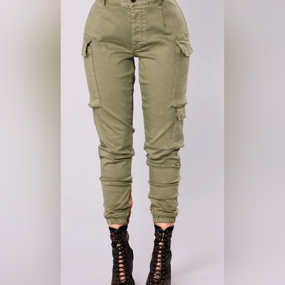 Fashion Nova Pants - Fashion Nova Women's Olive Green Kalley Cargo Pants Joggers Size S NWT